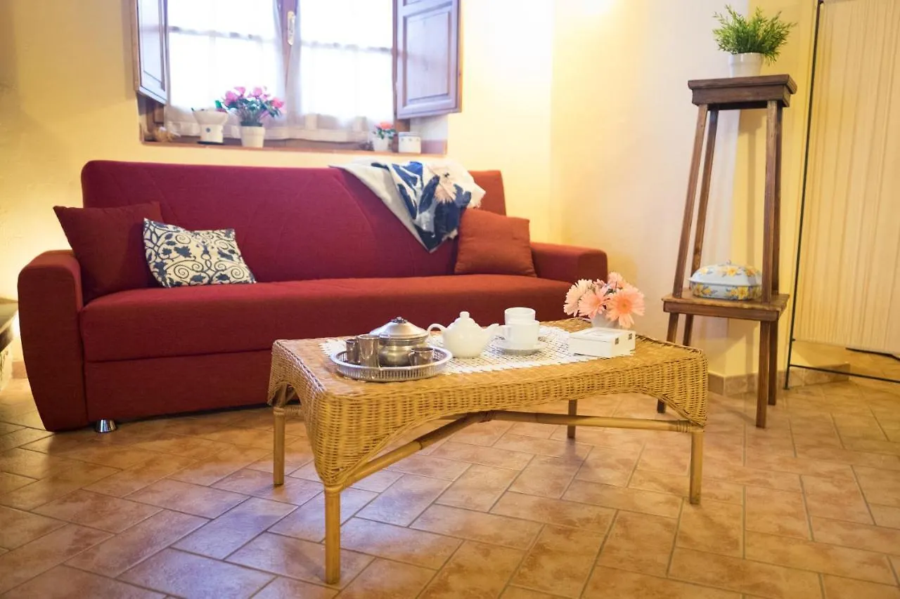 Hostal Casa Al Bosco SantʼEllero