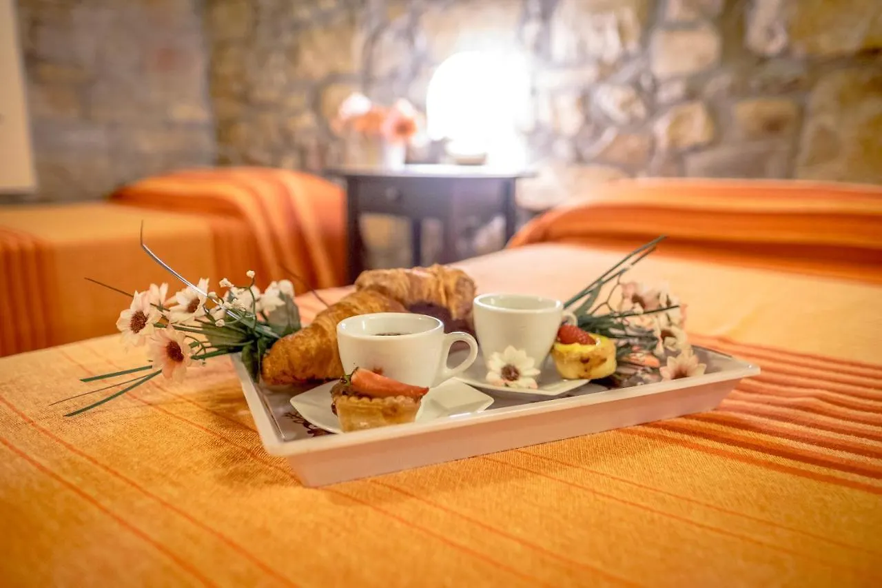 Casa rural Hostal Casa Al Bosco SantʼEllero Italia