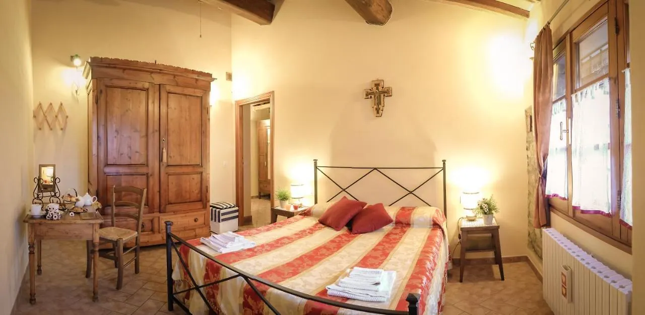 Hostal Casa Al Bosco SantʼEllero Italia